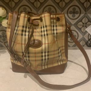 SOLD✅Vintage Burberry Bucket Bag